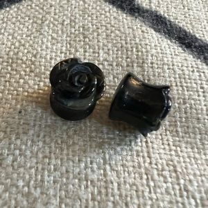Black stone rose plugs - 7/16” (11 mm)